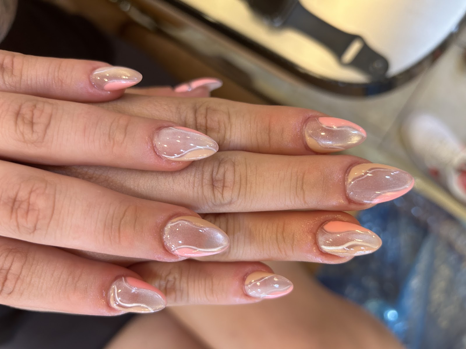 Lux Nails & Spa logo